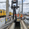 Levage et mise sous tension de câbles caténaires ferroviaires avec la manille textile haute sécurité Ms Cable-Lift